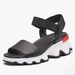EUC Women’s Kinetic Sandals